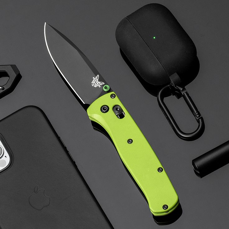 Benchmade Bugout: полноразмерная или Mini-версия