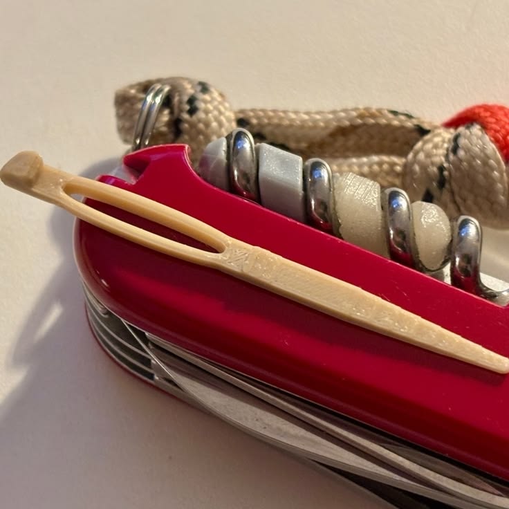 Штопор или крестовая отвертка в Victorinox